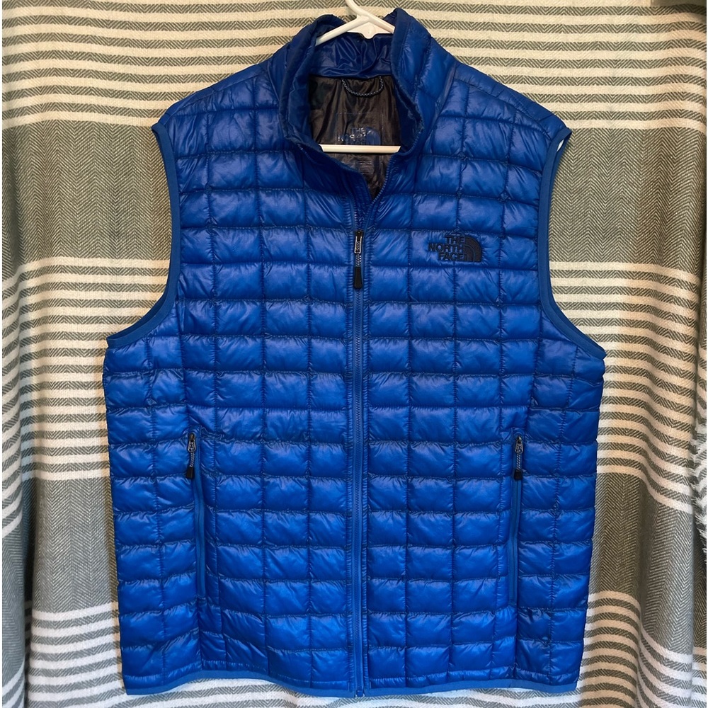 The North Face Blue Packable Thermaball Puffer Vest Size M